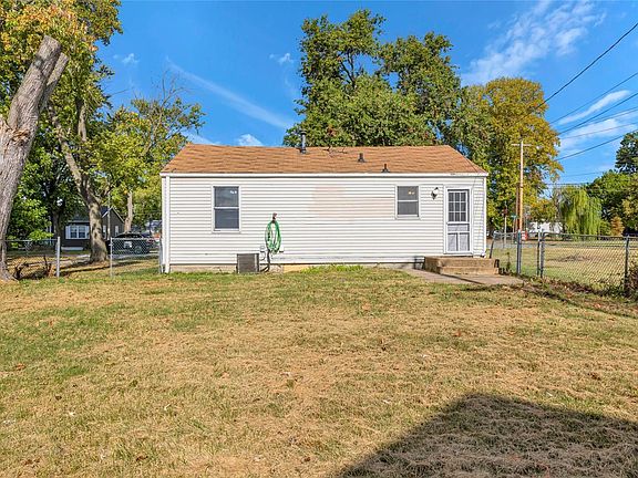 5th image of 7114 Willow Ln