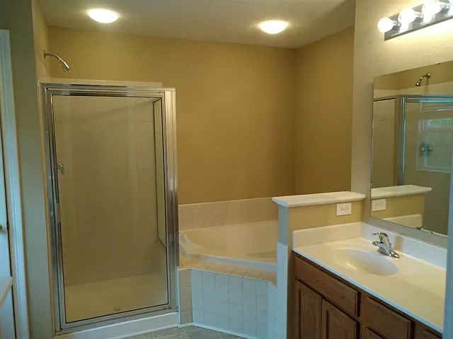 4402 Coveflower Ct — Photo 8