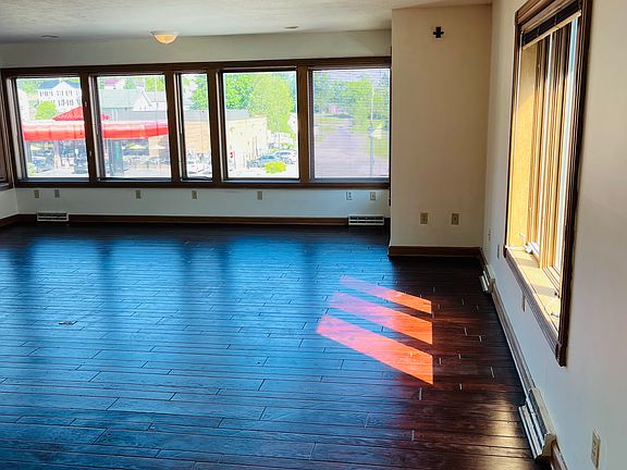 2nd image of 120 Franklin St APT 2A
