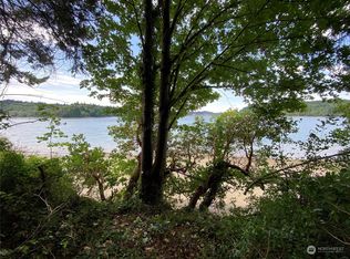 121 E Shoreline Ln, Shelton, WA 98584