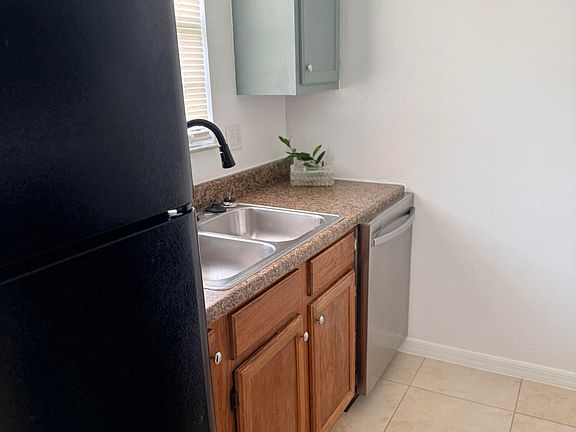 4th image of 1300 Arlington Ln NE APT 124