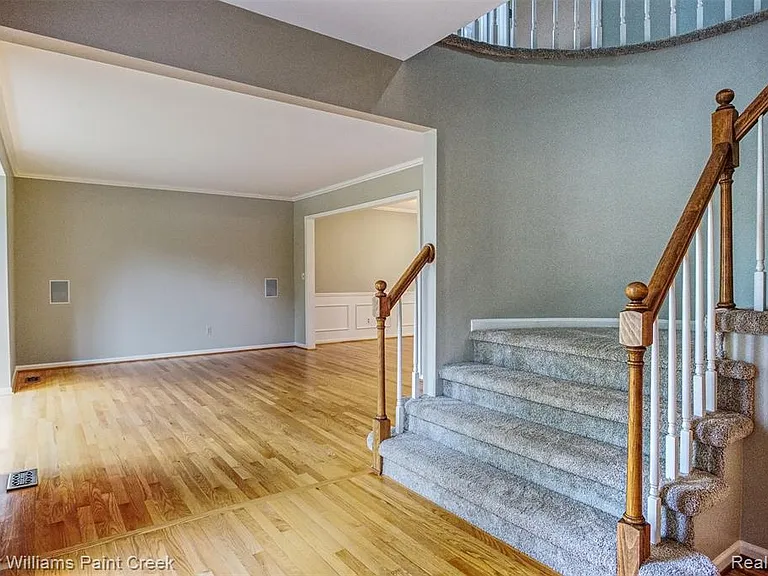 1346 Arbor Creek Dr — Photo 3
