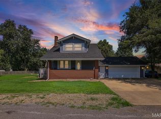 4825 Shady Ln, Roxana, IL 62084