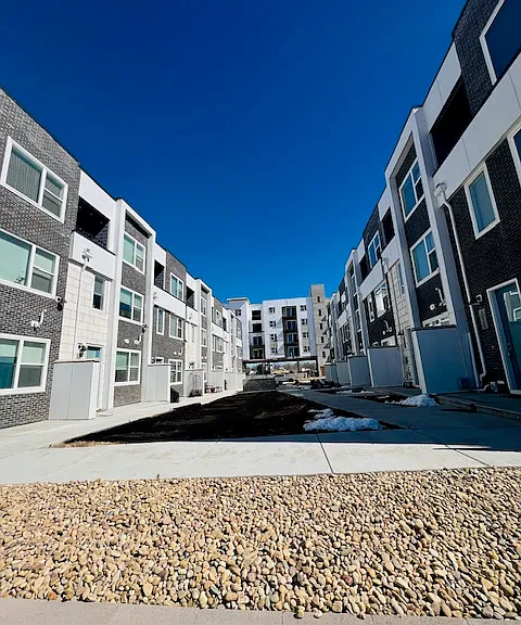 334 N Geneva St — Photo 1