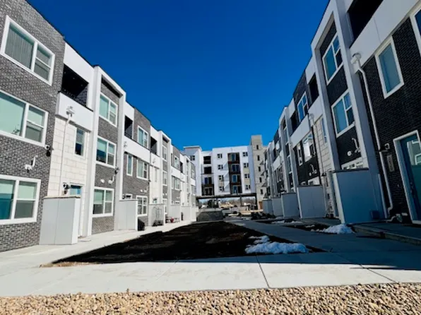 334 N Geneva St, Aurora, CO 80010