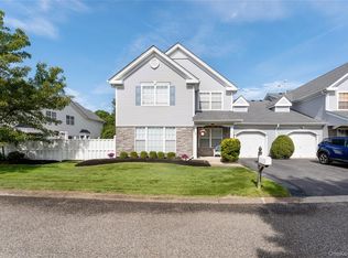 5 Robert Lane #5, Middle Island, NY 11953