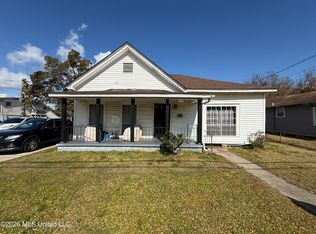 1107 Live Oak Ave, Pascagoula, MS 39567