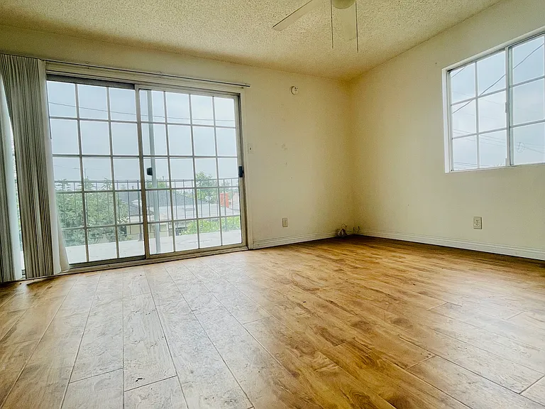 9403 Carron Dr — Photo 46