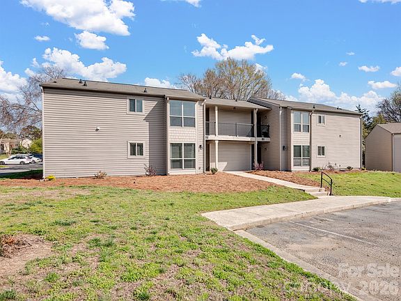 3rd image of 11017 Cedar View Rd