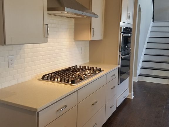 4th image of 7020 Millbrook Farm Dr