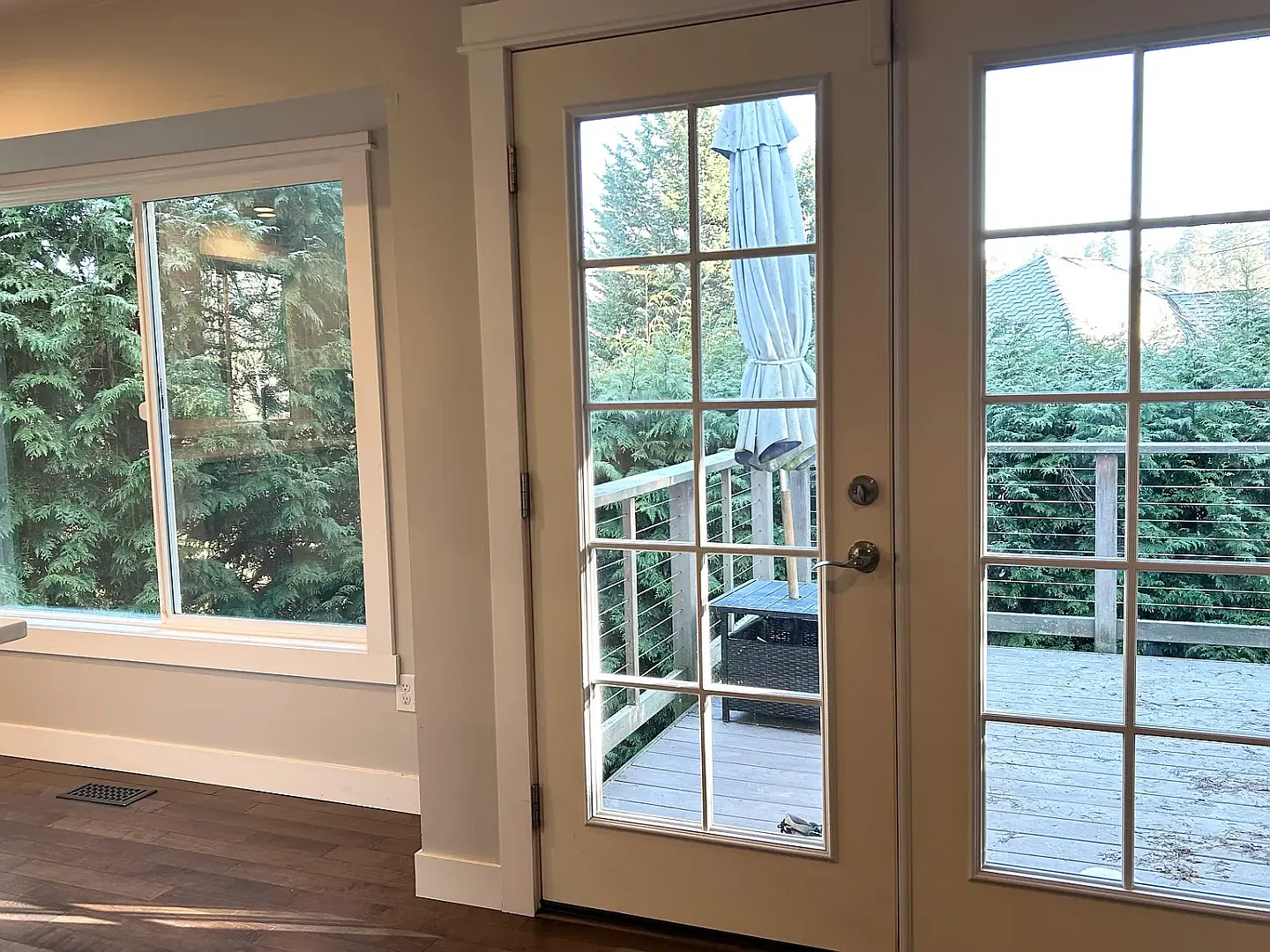 Beautifully Updated Single-Level Home in East of Market Kirkland — Photo 2