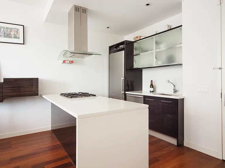 135 N 11th St #4J — Photo 3