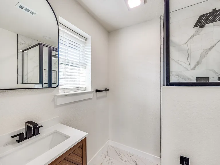 2409 Regal Rd — Photo 17