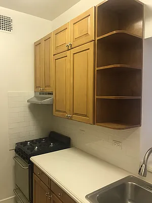 Rented by Metropolis Real Estate of Manhattan | media 16