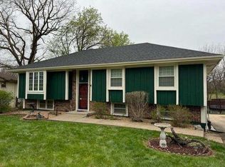 704 S 104th St, Edwardsville, KS 66111