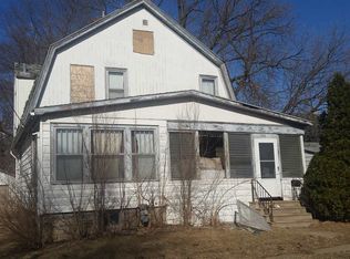 110 Chestnut St, Waterloo, IA 50703