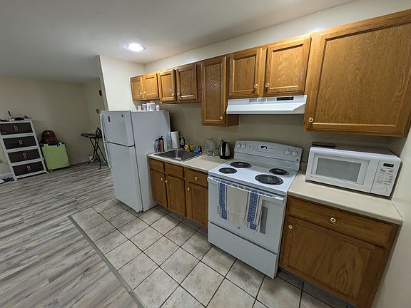 2nd image of 15 Pearl St APT 22