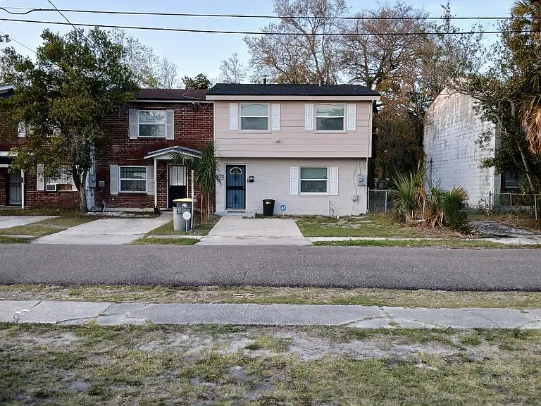 1113 Phelps St — Photo 18