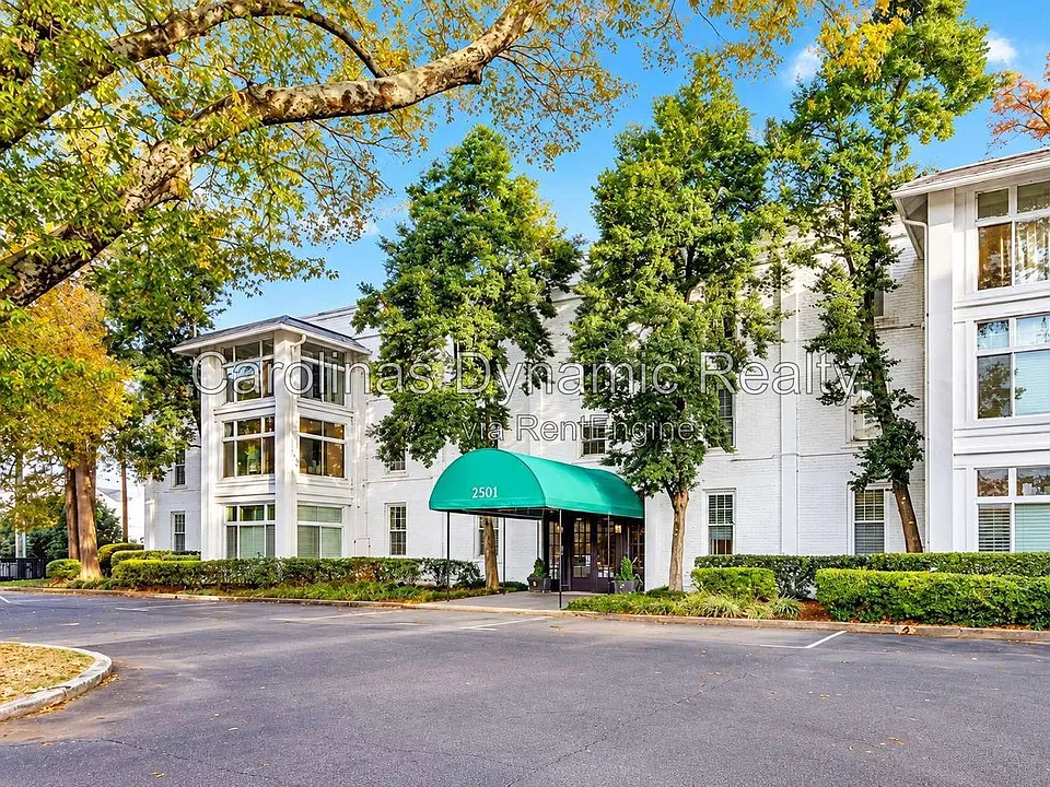 2501 Roswell Ave #102