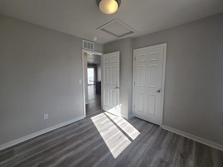 5772 Tramore Ct — Photo 21