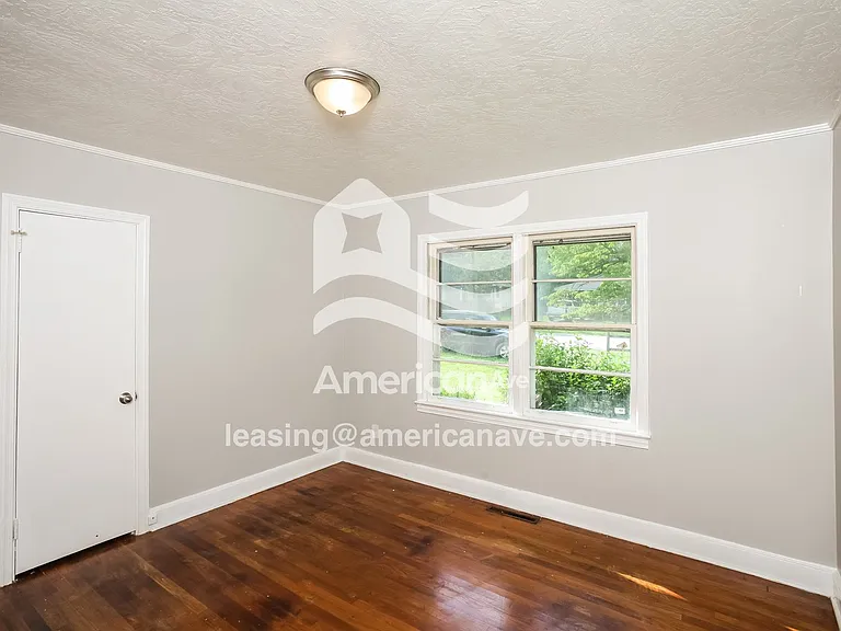 57686_013_bedroom_13786367.jpg
