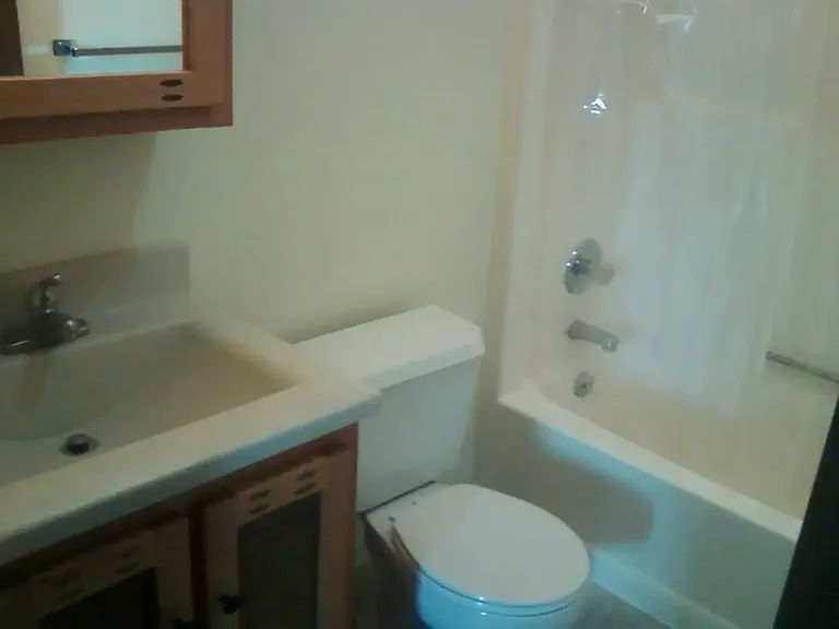 900 E Lakeshore Dr — Photo 1