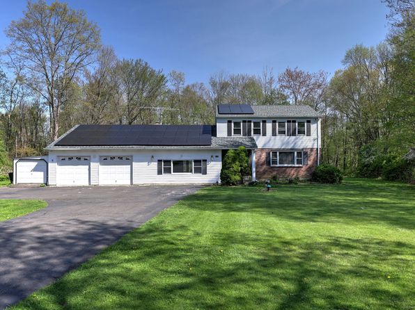 1005 Bassett Rd, Watertown, CT 06795