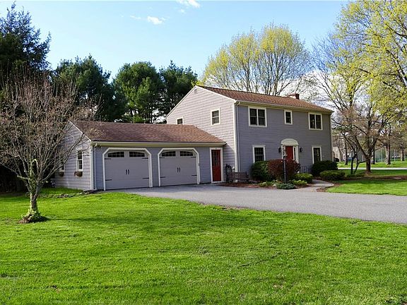 2nd image of 32 Metcalf Dr