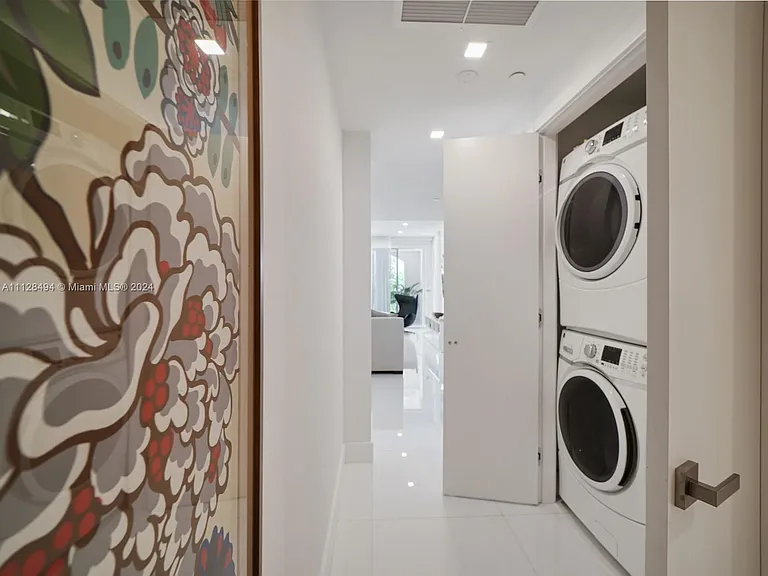 19117 Fisher Island Dr #19117 — Photo 36