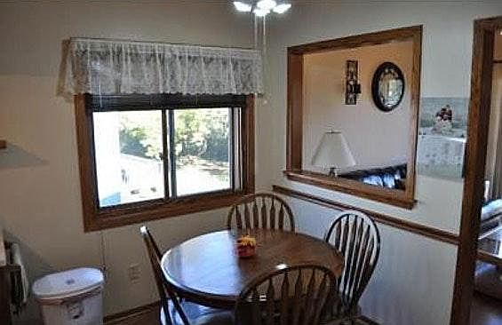 Kitchen dining space for quick meals