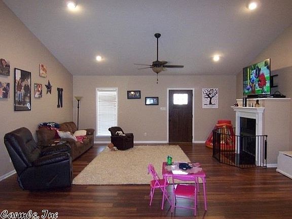 2nd image of 328 Whitetail Ln