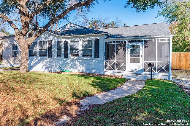 2 bed, 1.0 bath, 1080 sqft, $2,595 — Photo 3