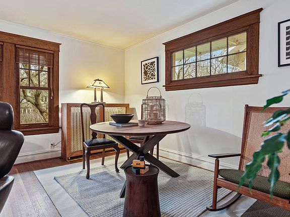 5th image of 2737 Woodbine Ave