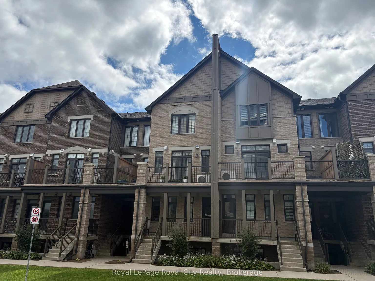 2 bed, $2,500 — Photo 1