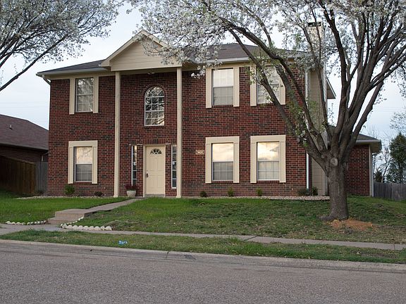 2nd image of 1400 Poplar Dr