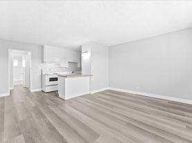 1626 Pine Ave, Long Beach, CA