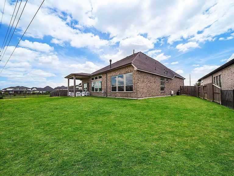 5802 Emerald Ranch Ln — Photo 45