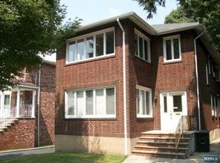45 E Edsall Ave #2, Palisades Park, NJ