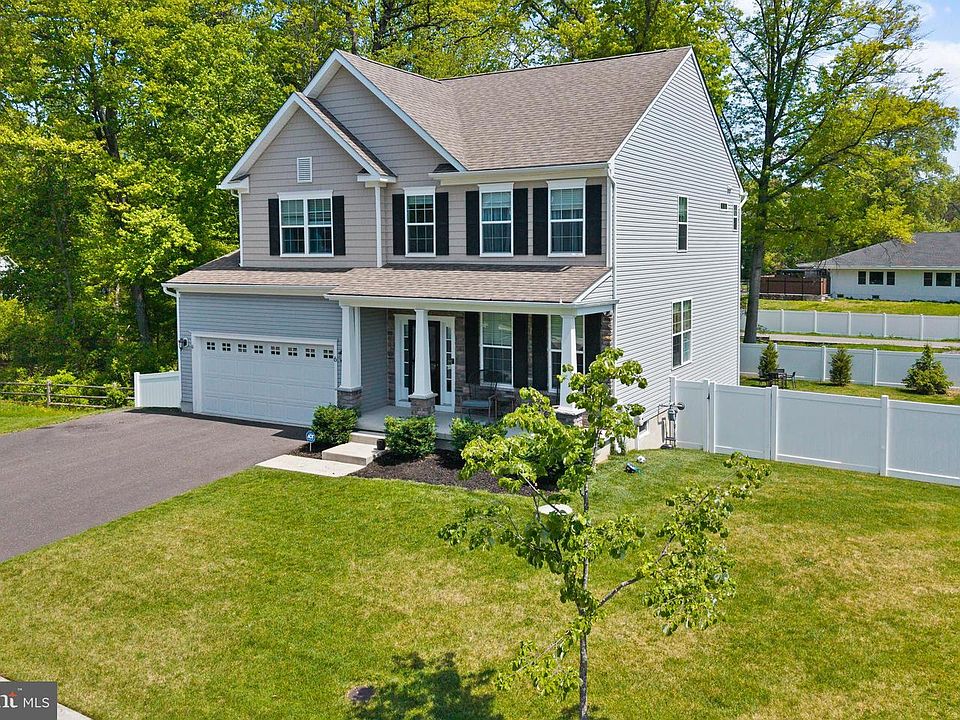 1st image of 6 Buck Ln