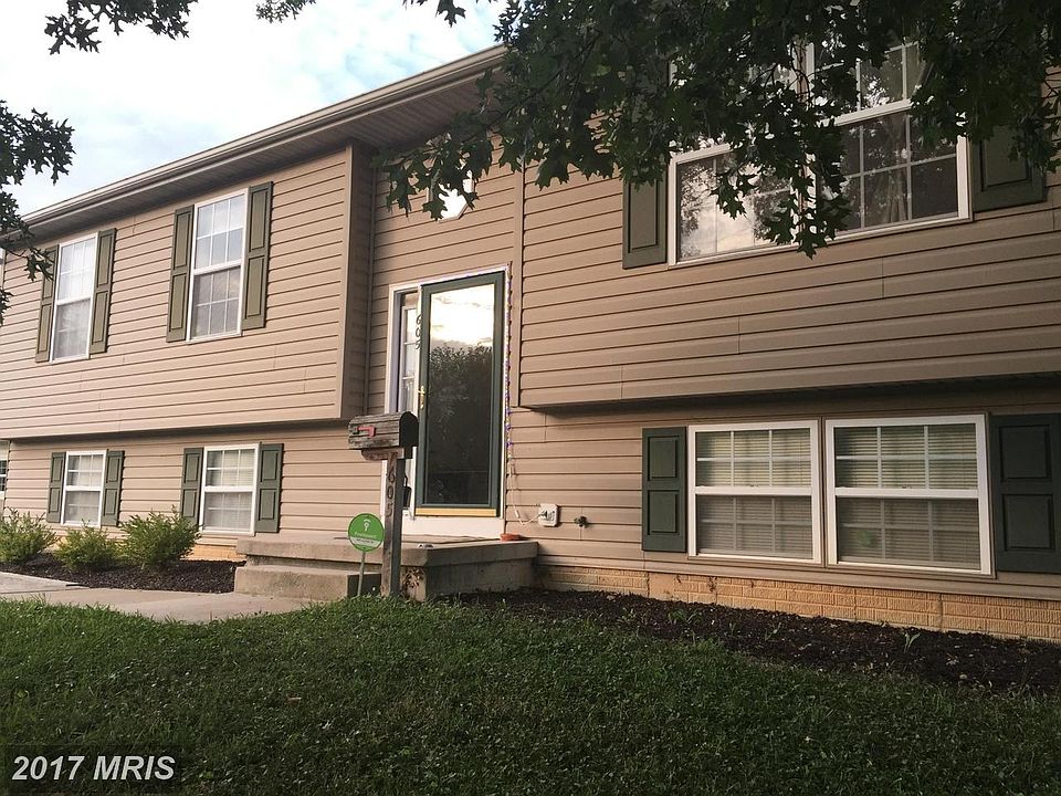 House Located on Corner Lot