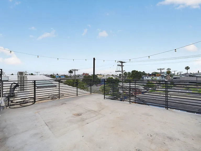 404 Grand Blvd — Photo 28