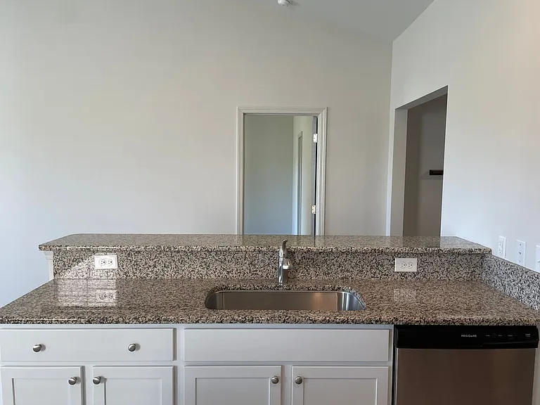3023 Cedar Creek Ln — Photo 10