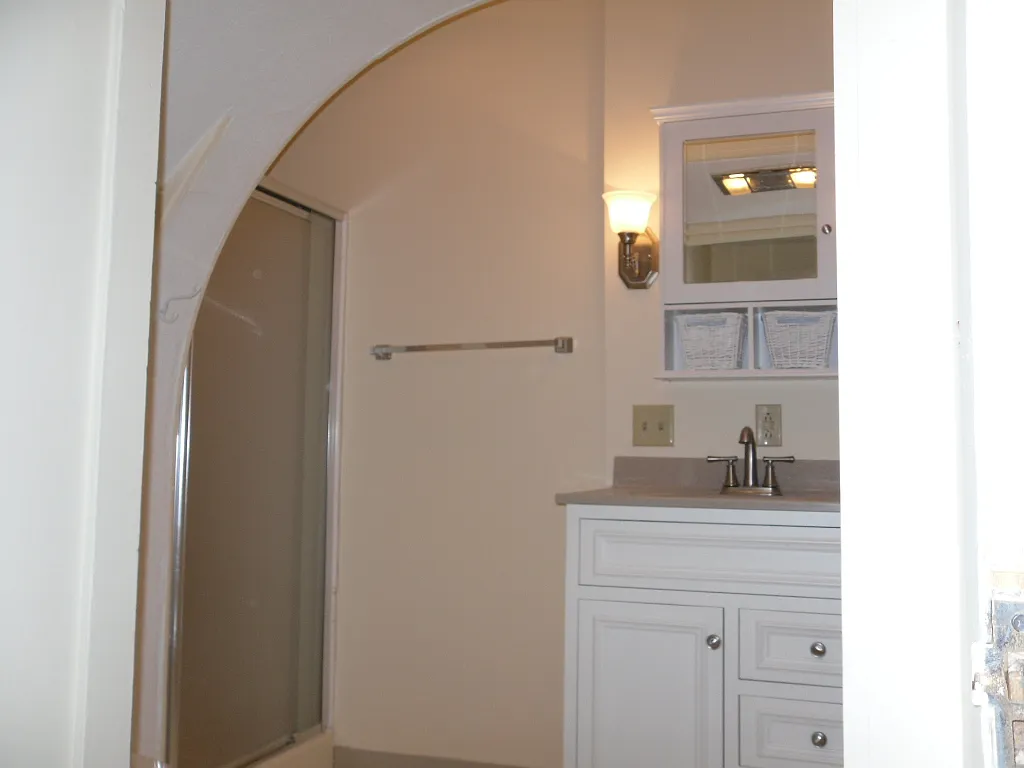 1 bed, 1596 sqft, $1,200 — Photo 4