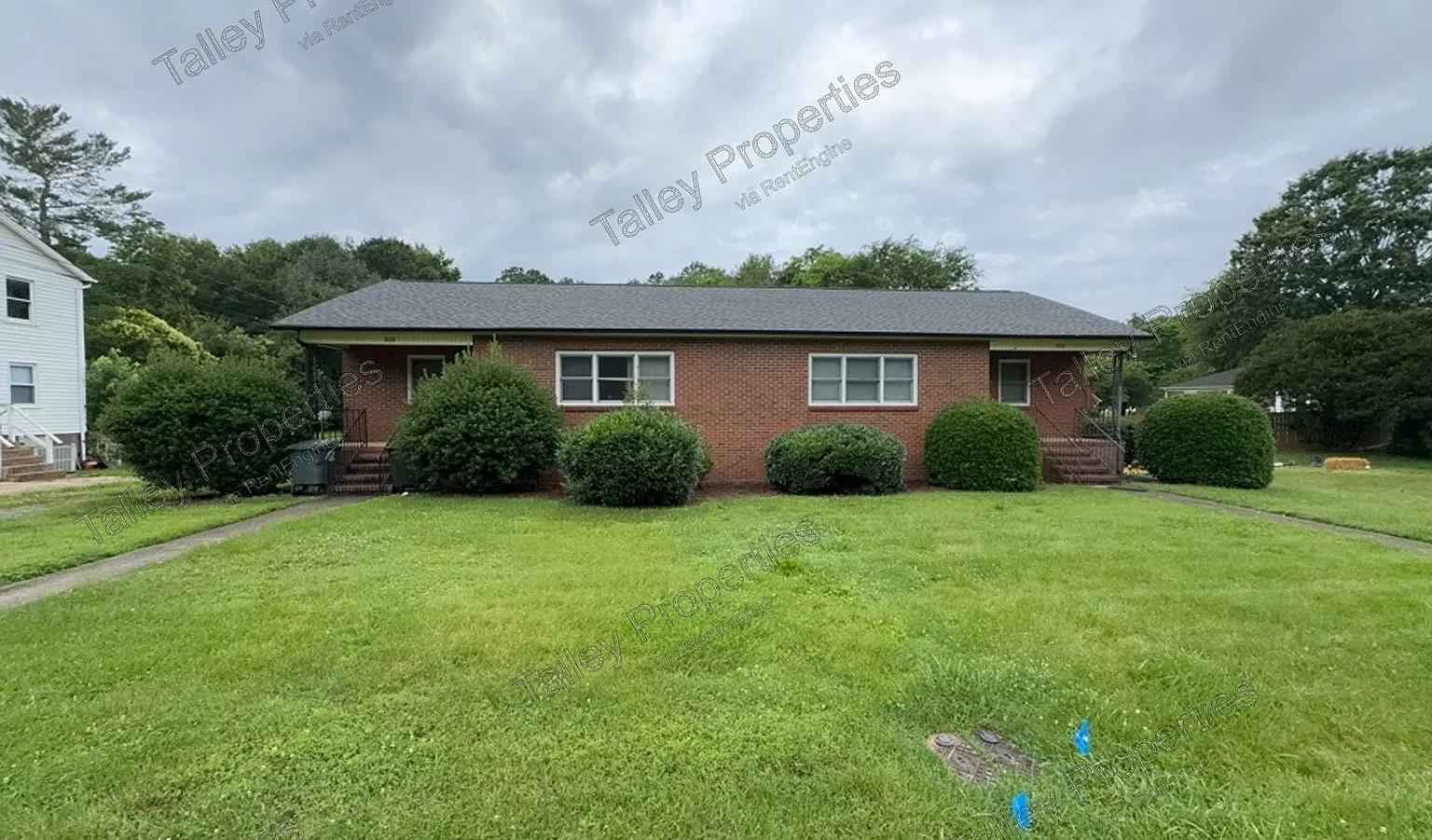 2 bed, 1.0 bath, 932 sqft, $1,249 — Photo 1