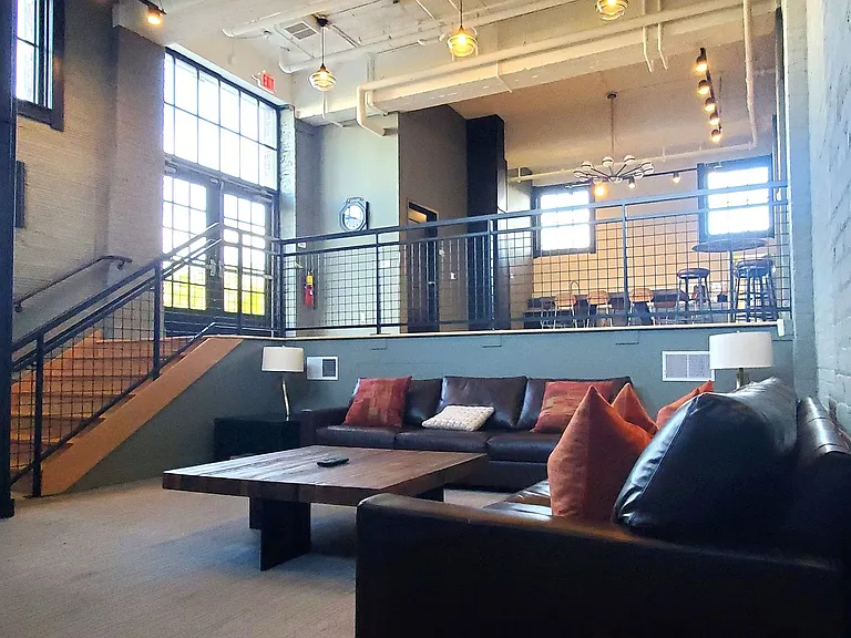 215 N Webster Ave — Photo 13