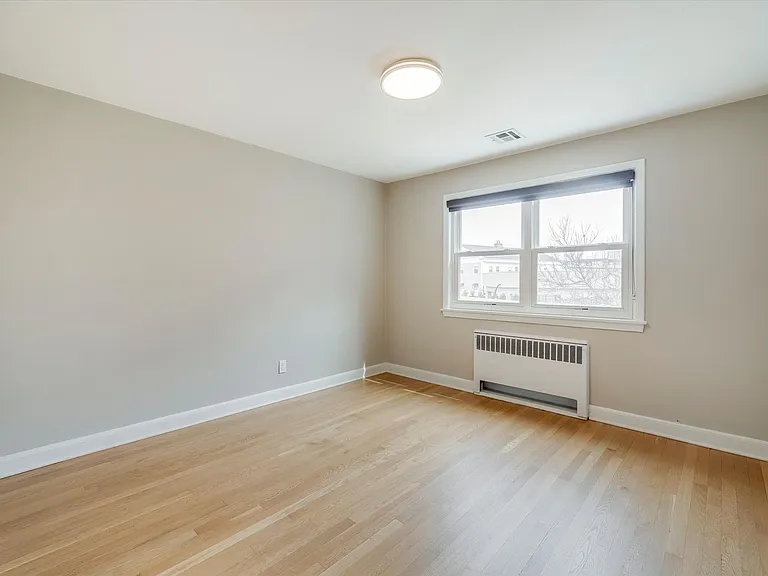 981 Johnson Pl — Photo 9