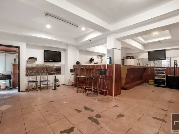 2724 Clarendon Road image 9 of 10