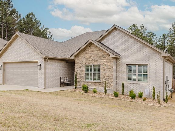 3rd image of 18556 Parkway Pines Dr
