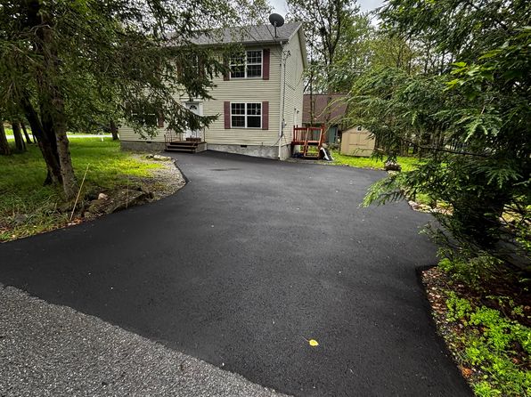 6586 Linden Dr