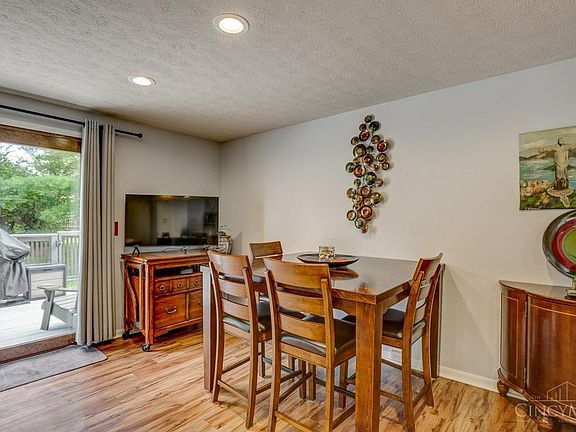 5th image of 8035 Mill Creek Cir